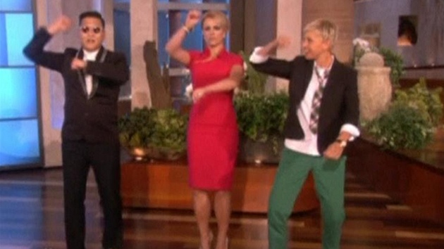 Korejsk zpvk PSY u tanec Gangnam style slavnou modertorku Ellen a zpvaku Britney Spears.