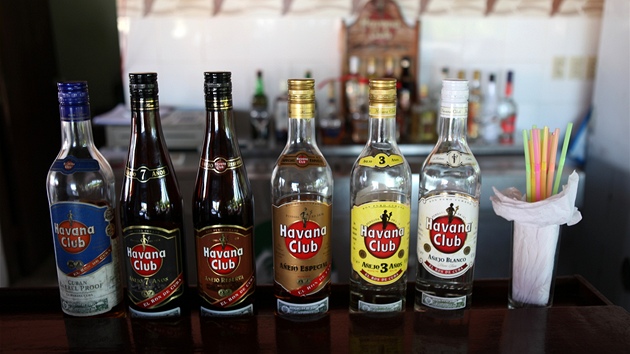 Havana Club pedstavuje nejdra a nejluxusnj kubnsk rum. Na Kub ho vak v zkladnch verzch podte velmi levn.
