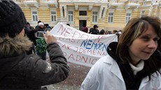 Demonstrace za zachování akutních lek v nemocnici v Mariánských Lázních (11.