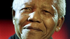 Nelson Mandela na snímku z roku 2001