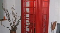 Vitrína jako replika londýnské telefonní budky se také povedla (vyrobil Lukáš... Vitrína jako replika londýnské telefonní budky se také povedla (vyrobil Lukáš...
