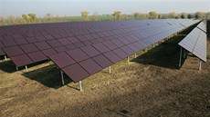 Solární elektrárna na poli u Výšovic na Prostějovsku. Solární elektrárna na poli u Výšovic na Prostějovsku.