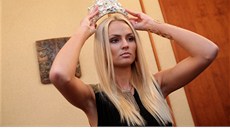 Tiadvacetiletá Tereza Fajksová se po velkém vítzství v souti krásy Miss Earth vrátila do rodných Ivanic.