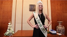 Tiadvacetiletá Tereza Fajksová se po velkém vítzství v souti krásy Miss Earth vrátila do rodných Ivanic.