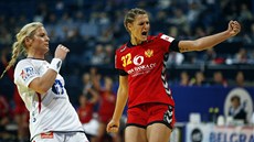 ernohorská házenkáka Katarina Bulatoviová se raduje z gólu do sít Norska. 