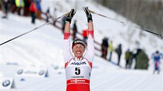 Polka Justyna Kowalczyková se raduje z triumfu v závodu Světového poháru v Polka Justyna Kowalczyková se raduje z triumfu v závodu Světového poháru v