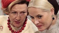 Norská královna Sonja a princezna Mette-Marit 