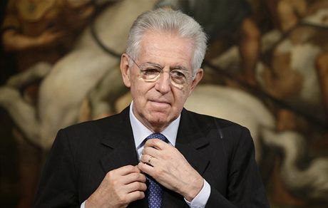 Italský premiér Mario Monti podal demisi poté, co parlament schválil rozpoet