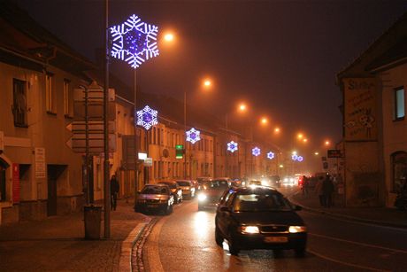 Výjimku ze zákona, který pikazuje v noci zhasnout, budou udlovat místní úady napíklad o Vánocích.
