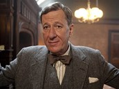 Z filmu Krlova e - Geoffrey Rush jako Lionel Logue