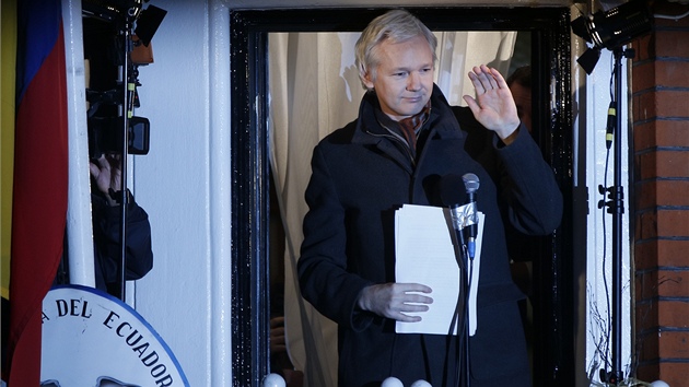 Assange plnuje v ptm roce zveejnit milion tajnch dokument