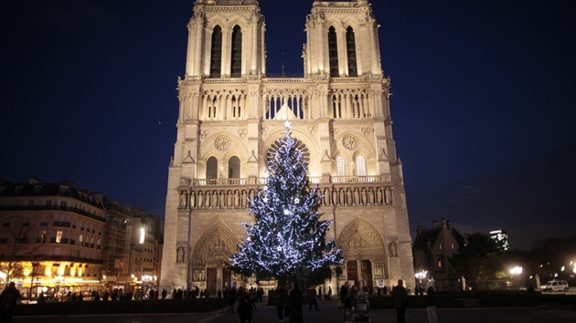 Večerní osvětlení vynikne s vánoční výzdobou