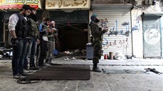 Asad musí odejít. Syrtí povstalci hodlají bojovat a do koneného vítzství. Na snímku povstalecký bojovník v Aleppu.
