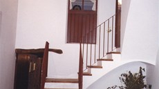 Vstupní prostor s vchodem do kotláské dílny a po schodech do obytných pater