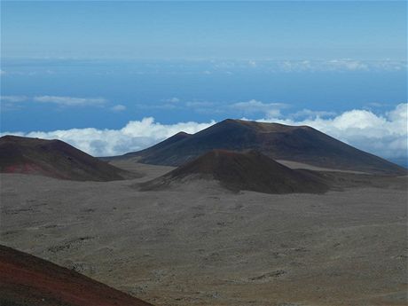 Nejvtí aktivní sopka na svt Mauna Loa pedstavuje pouhá dv procenta rozlohy Tamu Massif.