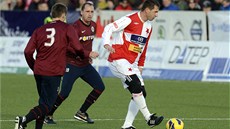 SLÁVISTICKÝ STŘELEC DERBY. Zleva Petr Papoušek a Zdeněk Svoboda ze Sparty a SLÁVISTICKÝ STŘELEC DERBY. Zleva Petr Papoušek a Zdeněk Svoboda ze Sparty a