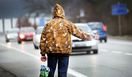 tyiaticetiletý kasa Zdenk musel do Svitav dojet stopem. Peníze, které