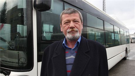 Václav Pikryl strávil za volantem kamionu a nyní autobusu celkem estaticet