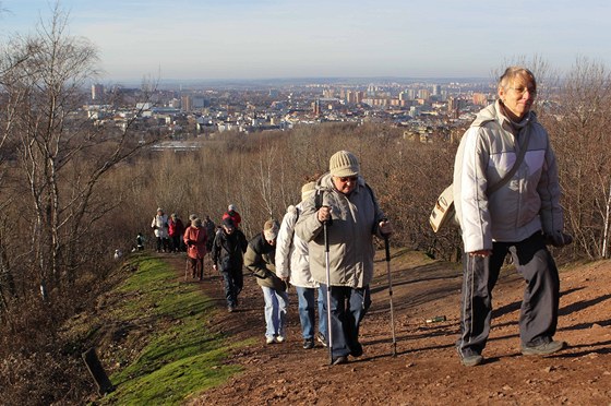 Vítejte na uhelné hald Ema. Tradiní novoroní výstup pilákal rekordní poet