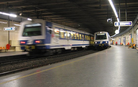 Cestující zachránili ivot en, kterou útoník shodil do kolejit metra. Ilustraní foto.