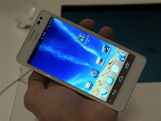 Souasný vrcholný model od Huawei Ascend D2