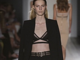Kalhotov kostm: Victoria Beckham (prodv Simple Concept Store)