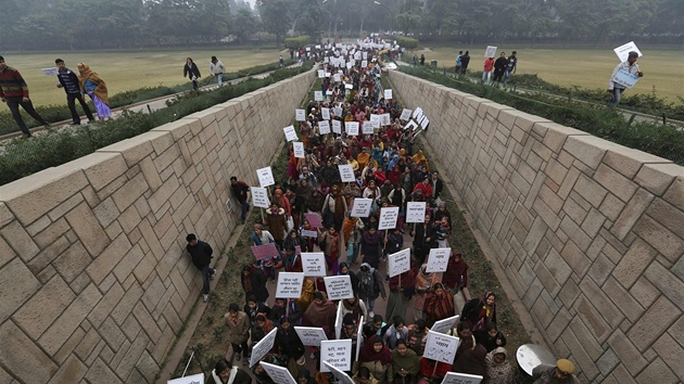 Indie truchl za ob hromadnho znsilnn a pro pachatele poaduje ty nejpsnj tresty (1. prosince 2012)