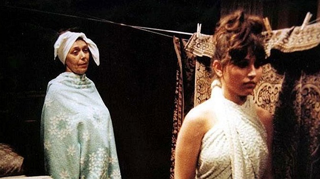 Jiina Jirskov a Alena Mihulov ve filmu Karla Kachyni Sestiky (1983)