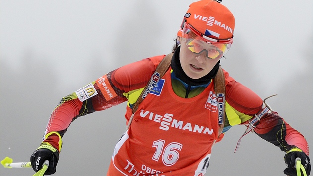 IVOTN VSLEDEK. Biatlonistka Veronika Vtkov si v nmeckm Oberhofu dobhla pro druh msto v zvodu na 10 kilometr. 