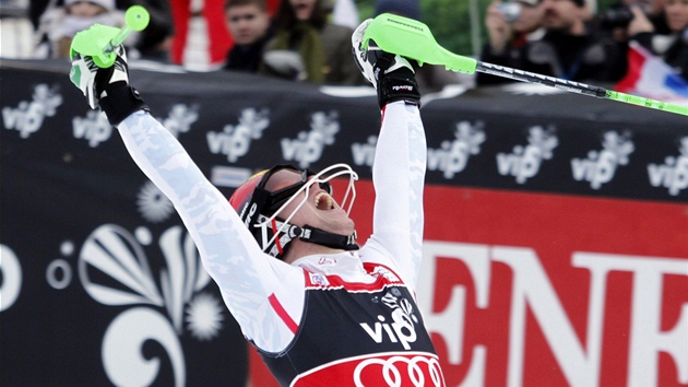 VTZ. Slalom Marcel Hirscher slav prvn msto v zvodu Svtovho pohru v Zhebu. 