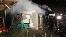 Při požáru chatky na Brněnsku zemřel přibližně jednačtyřicetiletý muž. Při požáru chatky na Brněnsku zemřel přibližně jednačtyřicetiletý muž.