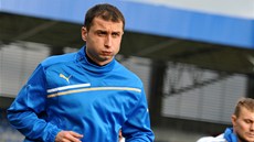 USPĚJE? Gruzínský stoper Akaki Chubutia se rozcvičuje před prvním tréninkem v USPĚJE? Gruzínský stoper Akaki Chubutia se rozcvičuje před prvním tréninkem v