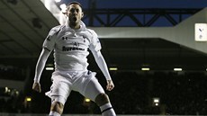 Clint Dempsey z Tottenhamu se raduje z gólu proti Readingu.