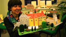 Jsou k nerozeznání od skutečných budov, přesto jsou to jen papírové modely. Své Jsou k nerozeznání od skutečných budov, přesto jsou to jen papírové modely. Své
