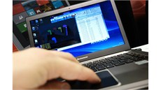 Společnost Synaptics předvedla koncept touchpadu, který dokáže rozpoznat i sílu... Společnost Synaptics předvedla koncept touchpadu, který dokáže rozpoznat i sílu...
