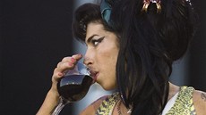 Zpvaka Amy Winehouse na festivalu Glastonbury v roce 2008.