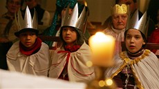 Požehnání tříkrálových koledníků ve velkém sále fary u kostela sv. Mikuláše v Požehnání tříkrálových koledníků ve velkém sále fary u kostela sv. Mikuláše v