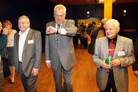 Miroslav louf, Milo Zeman a Miroslav Grégr bhem ustavujícího shromádní...