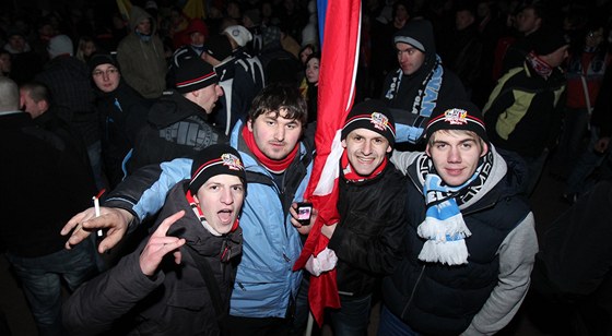 Fanouci Zbrojovky Brno slaví stoleté výroí svého oblíbeného klubu.