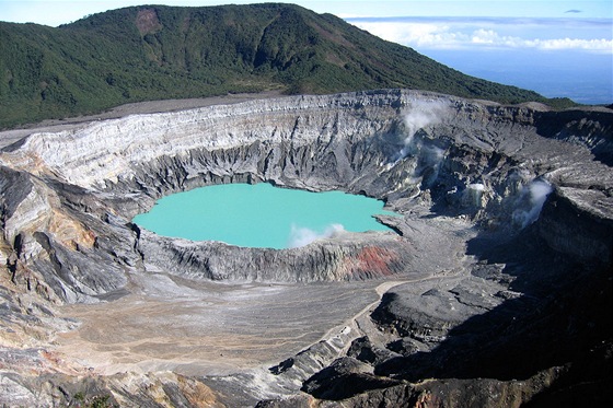 Kráter sopky Poás ve stední ásti Kostariky