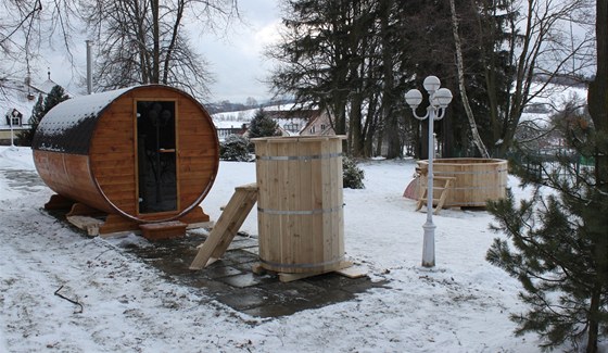 První sudová sauna v eské republice se objevila jako souást wellness zahrady