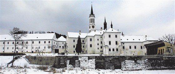 U brodu pes Vltavu byl na Linecké stezce roku 1259 zaloen kláter Vyí Brod.