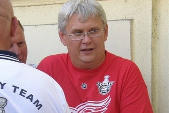 Jií Hudler starí byl jedním z hokejist, kteí se zaslouili o postup Olomouce do nejvyí soute.