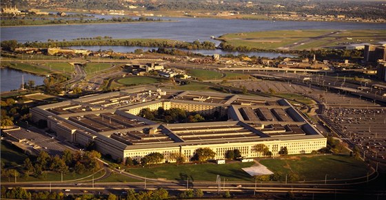 Pentagon je sídlo ministerstva obrany Spojených stát amerických.
