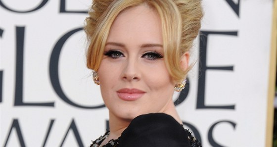 Adele se zbavila svého zlozvyku díky hypnóze.