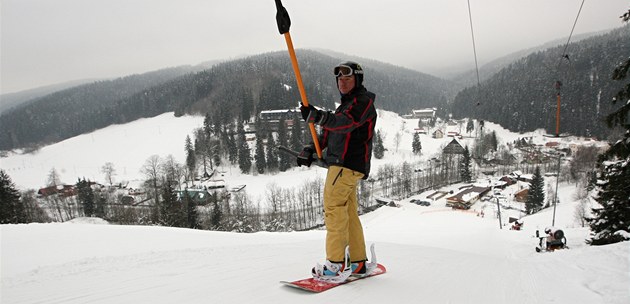 Skiareál Razula ve Velkých Karlovicích eká o víkendu na nápor lya.