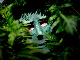 Mu peveleený za jednu z lesních bytostí zvané "Trapajon" eká v lese ped...