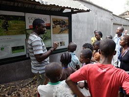 Prvn dti ze Somalomo v zchrann stanici goril v Limbe 