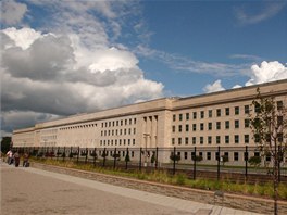 Budova Pentagonu, ve kter sdl ministerstvo obrany Spojench stt...
