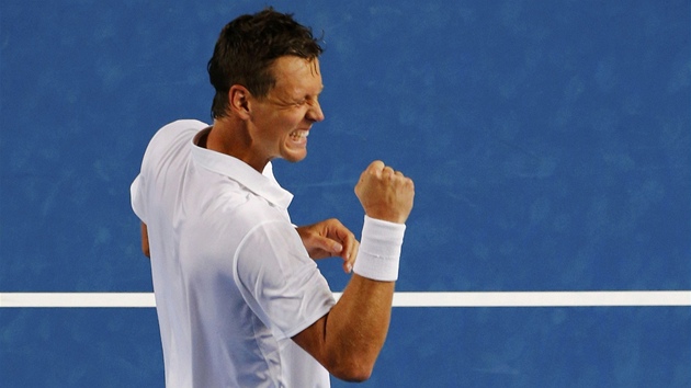 ANO! Tom Berdych slav postup mezi 16 nejlepch tenist na Australian Open.